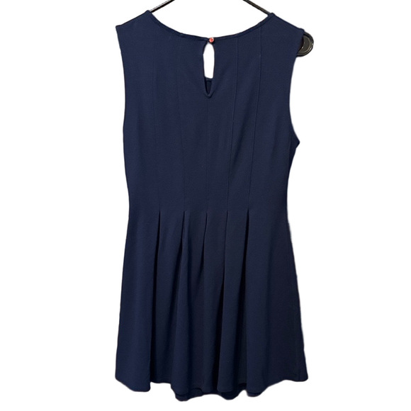 Monteau Dresses & Skirts - Monteau Sleeveless Navy Blue Pleated Mini Dress Size L